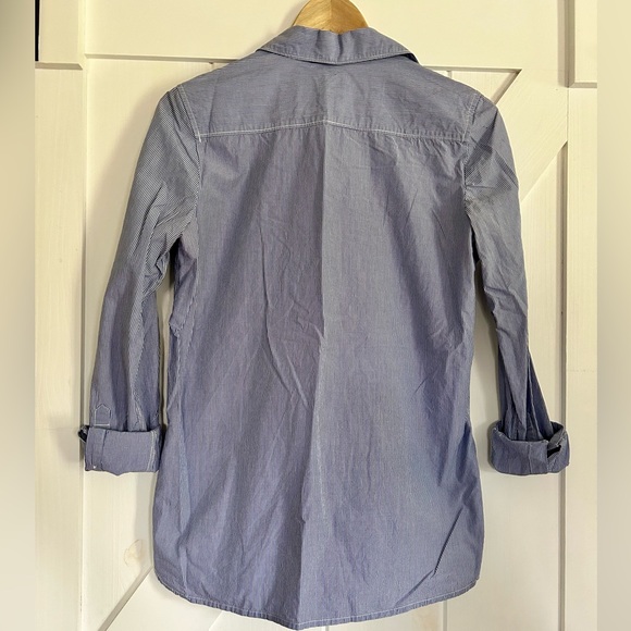 Gap Ladies Boyfriend Button Up Shirt - Picture 2 of 4